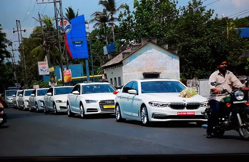 A convoy of Apple Car Rentals vehicles arranged for a business and corporate event
