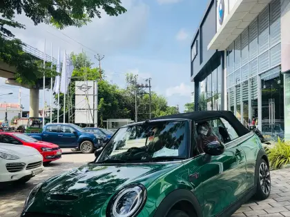 Apple Car Rentals gallery - 711
