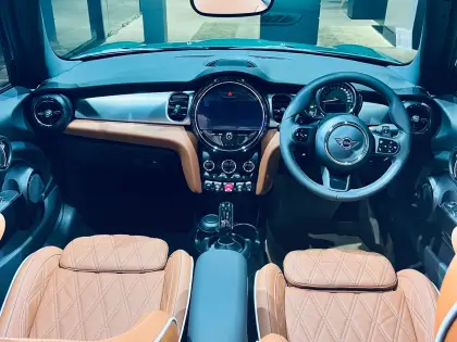 Apple Car Rentals gallery - 714